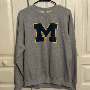 Michigan Wolverines Crewneck Sweatshirt - Size Medium